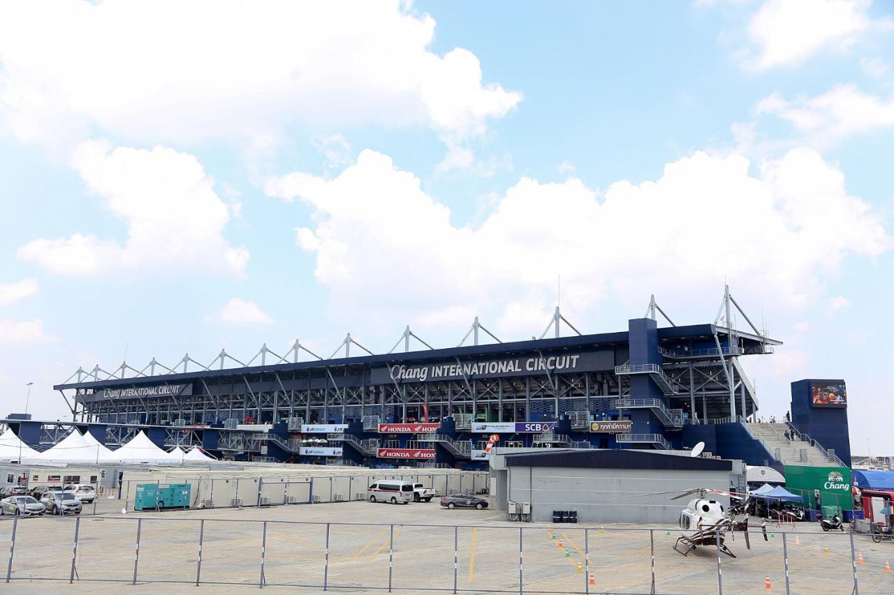 Bric Box Hotel Buriram Bagian luar foto